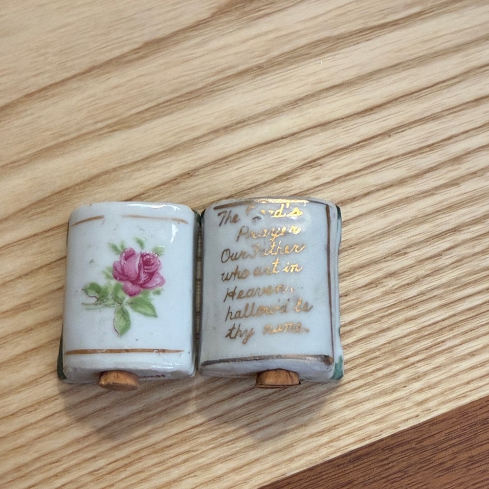Vintage salt and pepper shakers Japan